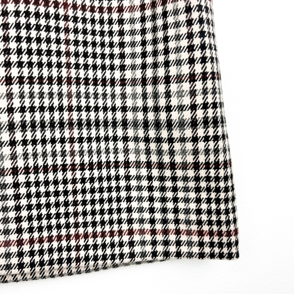 Dynamite Houndstooth Plaid Mini Skirt White Black & Brown Tones - Picture 2 of 9